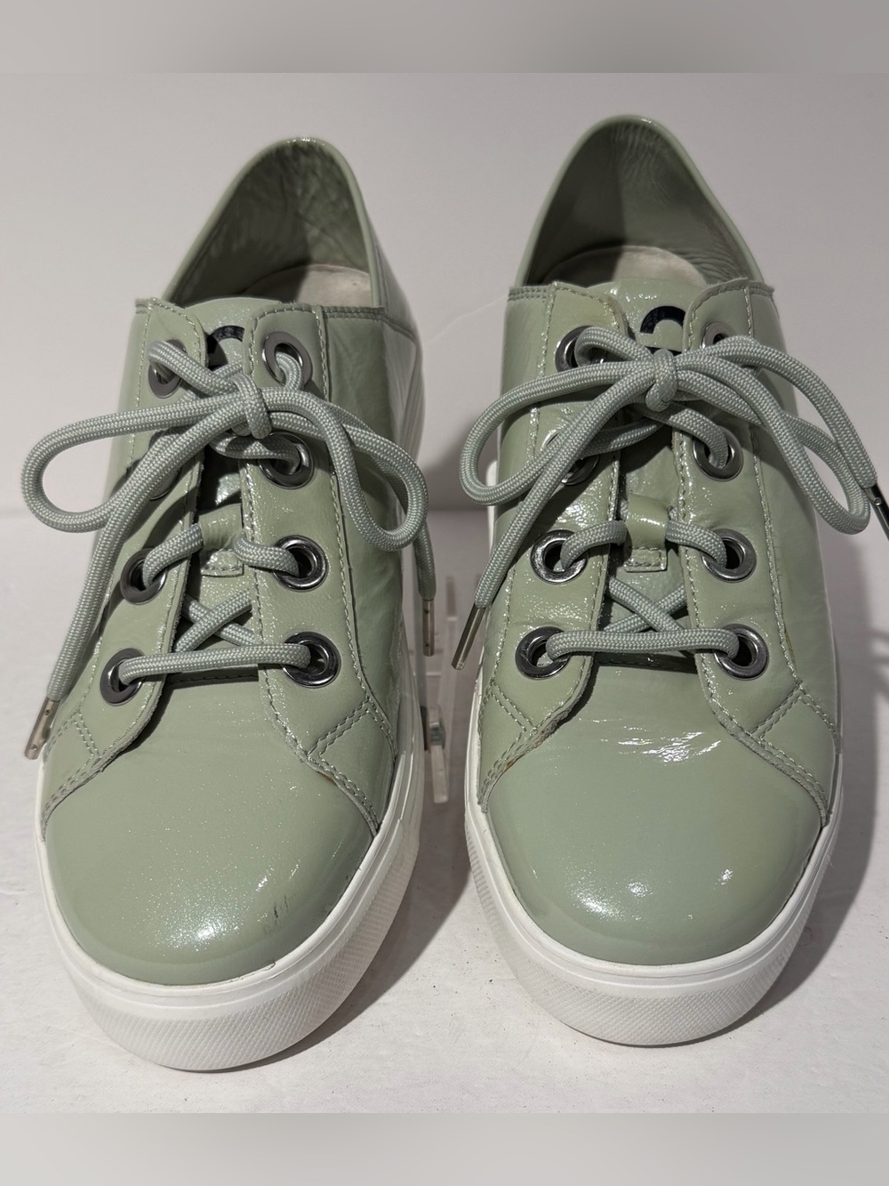 Earth Rosewood Cedarwood Seafoam Leather Sneakers Size 9M Mint Green SUPER CLEAN